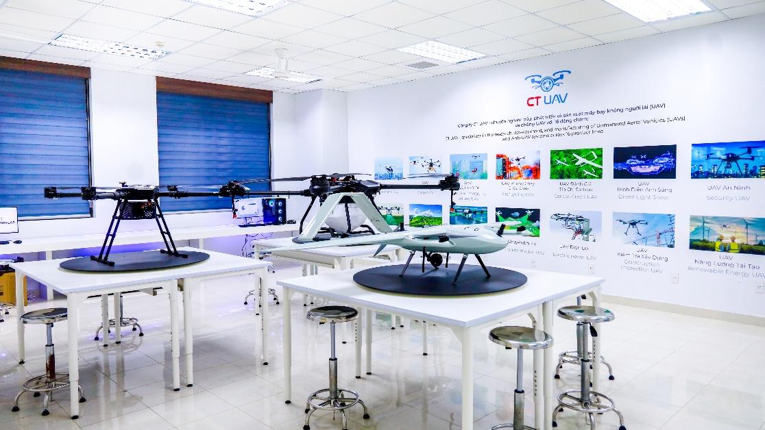 Món quà 20/11 đặc biệt của CT Group: Lab UAV dẫn dắt robot nông nghiệp tặng ĐH Cần Thơ- Ảnh 2.