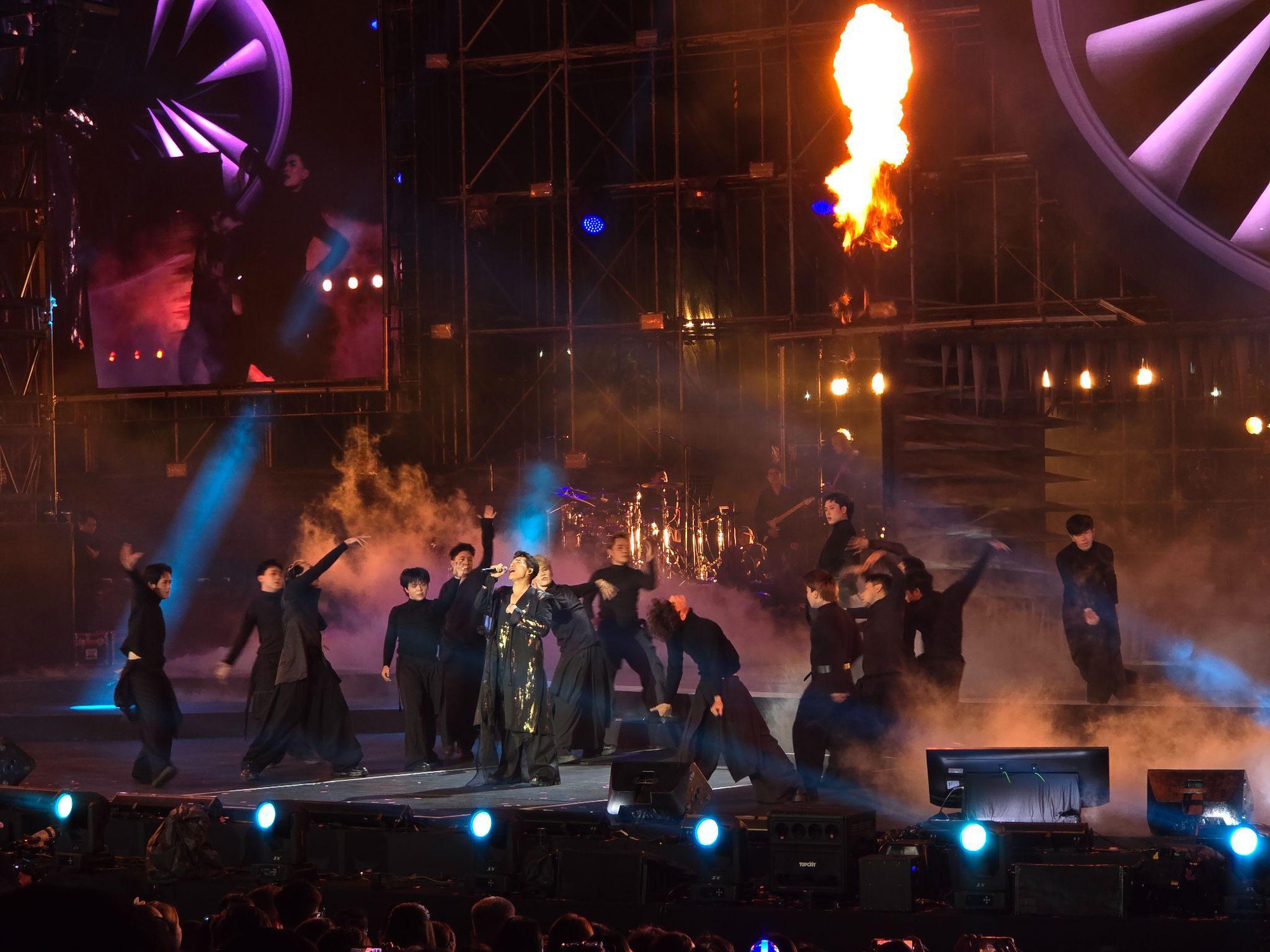 Quốc Thiên SkyNote 2025 bùng nổ, Galaxy S25 Ultra bắt trọn khoảnh khắc đỉnh cao- Ảnh 2.