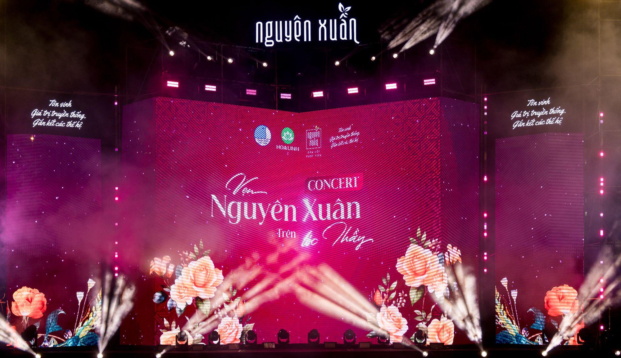 &ldquo;Vẹn nguy&ecirc;n xu&acirc;n tr&ecirc;n t&oacute;c thầy&rdquo; - Khi s&acirc;n khấu kể chuyện, m&aacute;i t&oacute;c trở th&agrave;nh biểu tượng của văn h&oacute;a tri &acirc;n nghề gi&aacute;o- Ảnh 2.