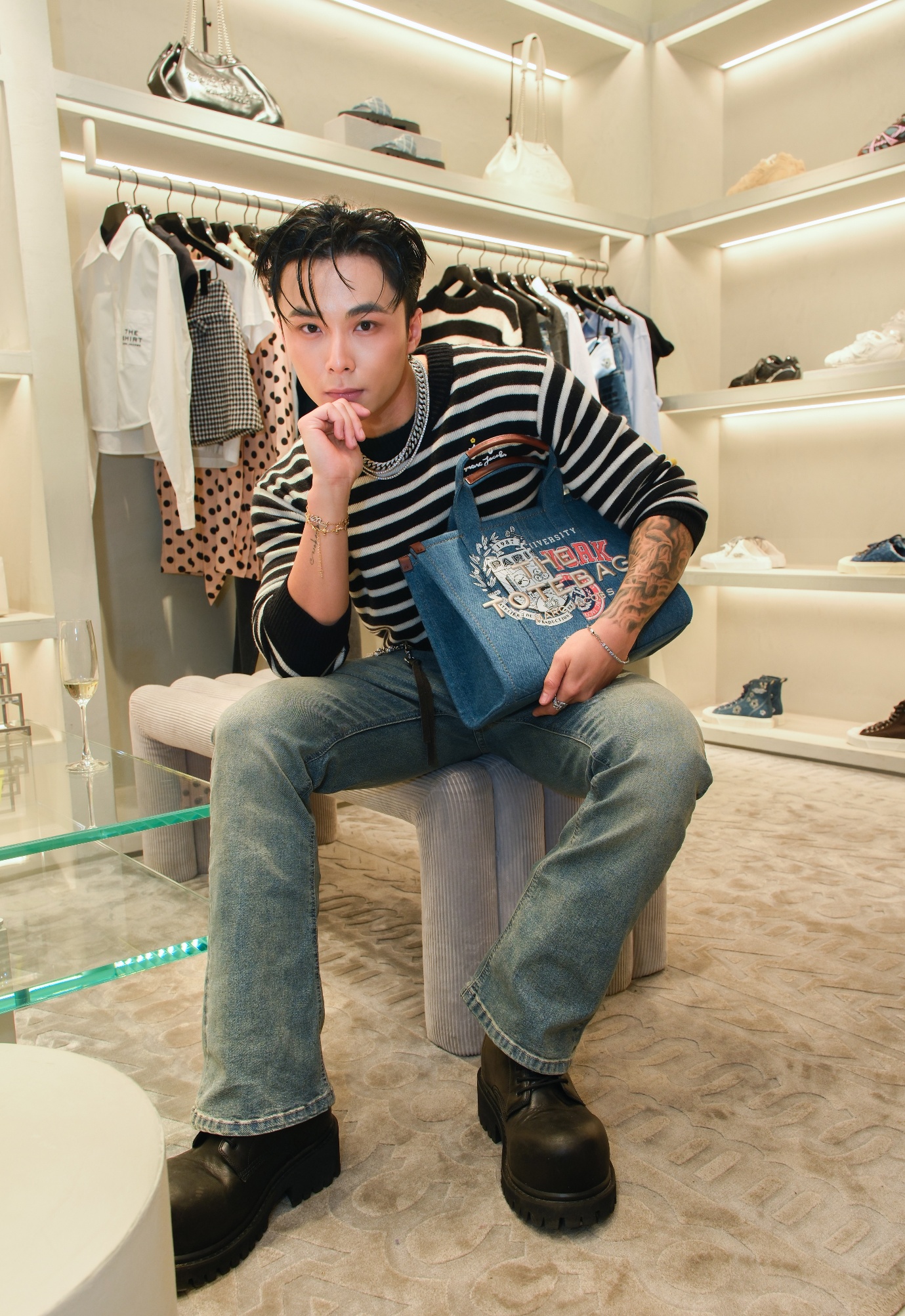 Marc Jacobs ra mắt BST mới, dàn tín đồ thời trang đình đám góp vui- Ảnh 1.