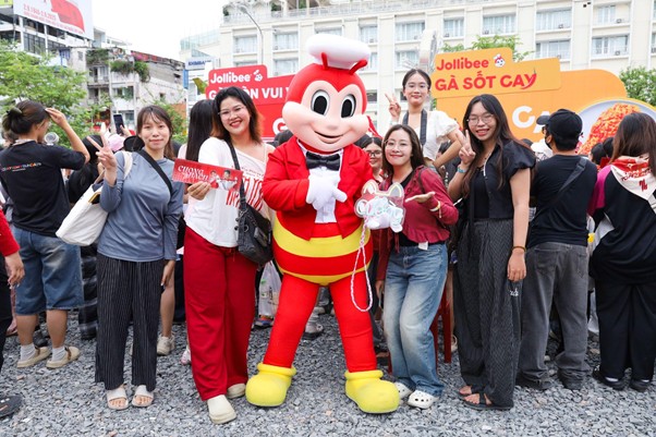 Jollibee Việt Nam 20 năm: Hơn 15.000 người tham dự, Mỹ Tâm, RHYDER đốn tim fan hâm mộ- Ảnh 3.