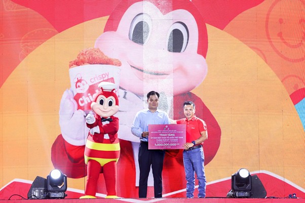 Jollibee Việt Nam 20 năm: Hơn 15.000 người tham dự, Mỹ Tâm, RHYDER đốn tim fan hâm mộ- Ảnh 4.