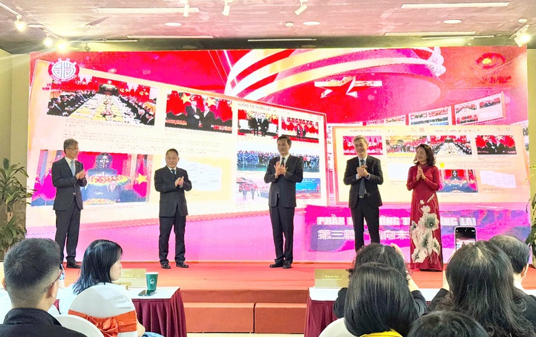 Triển lãm 'Hợp tác hữu nghị Việt Nam - Trung Quốc từ tài liệu lưu trữ'- Ảnh 1.