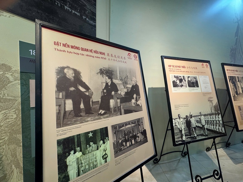 Triển lãm 'Hợp tác hữu nghị Việt Nam - Trung Quốc từ tài liệu lưu trữ'- Ảnh 3.