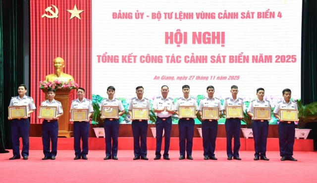Bộ Tư lệnh Vùng Cảnh sát biển 4 hoàn thành xuất sắc nhiệm vụ năm 2025- Ảnh 6.
