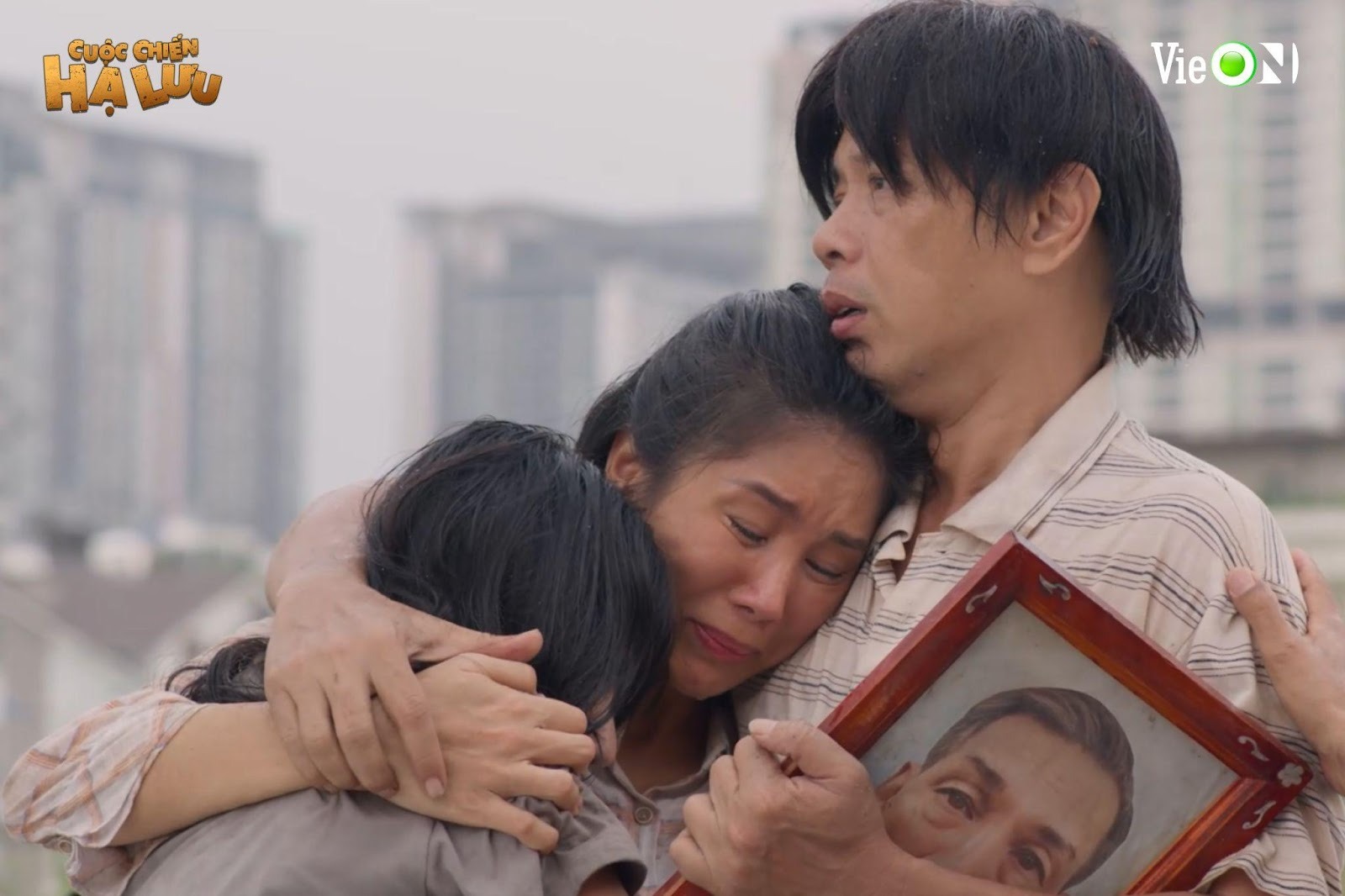 “Cuộc Chiến Hạ Lưu” kết thúc với nửa tỷ lượt xem: Thái Hòa và Lê Phương khóc suýt ngất- Ảnh 5.