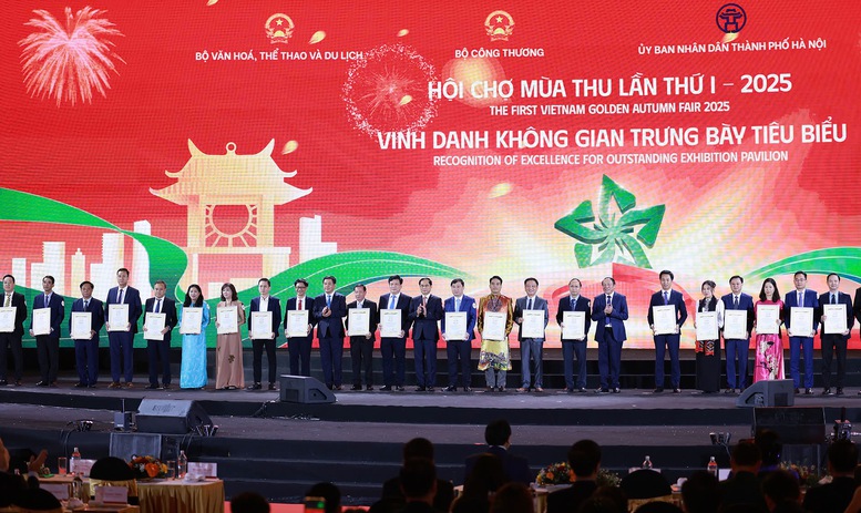 Thủ tướng: Tổ chức chuỗi sự kiện xúc tiến thương mại - đầu tư - văn hóa quốc gia, mang tầm vóc quốc tế- Ảnh 4.