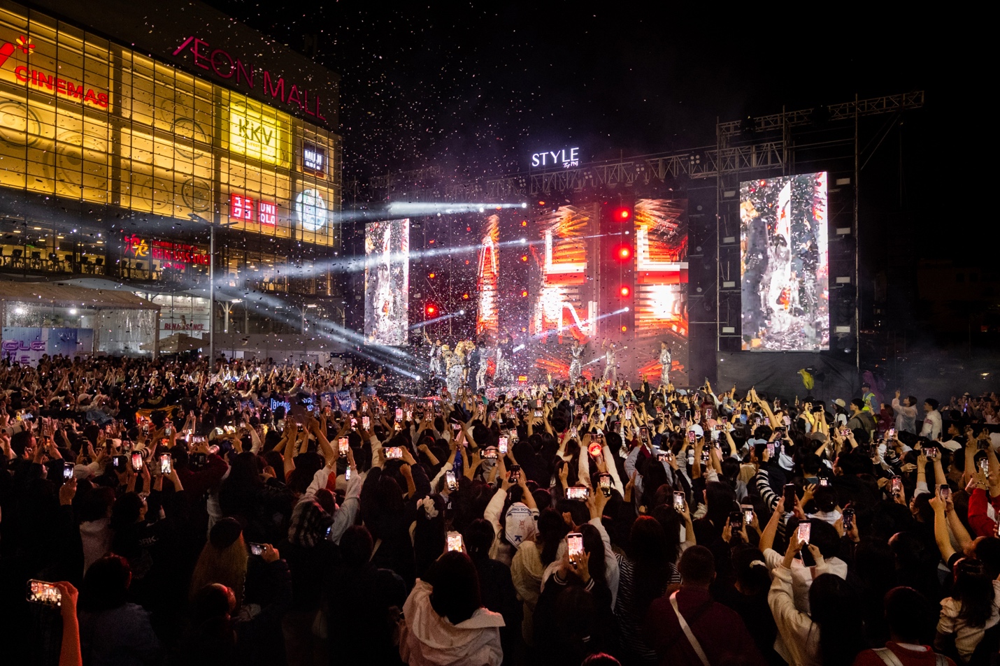 Dương Domic, LYHAN, MAIQUINN, Minh Đinh, Hooligan. và siêu mẫu Hoàng Thùy "khuấy đảo" Single with STYLE- Ảnh 5.