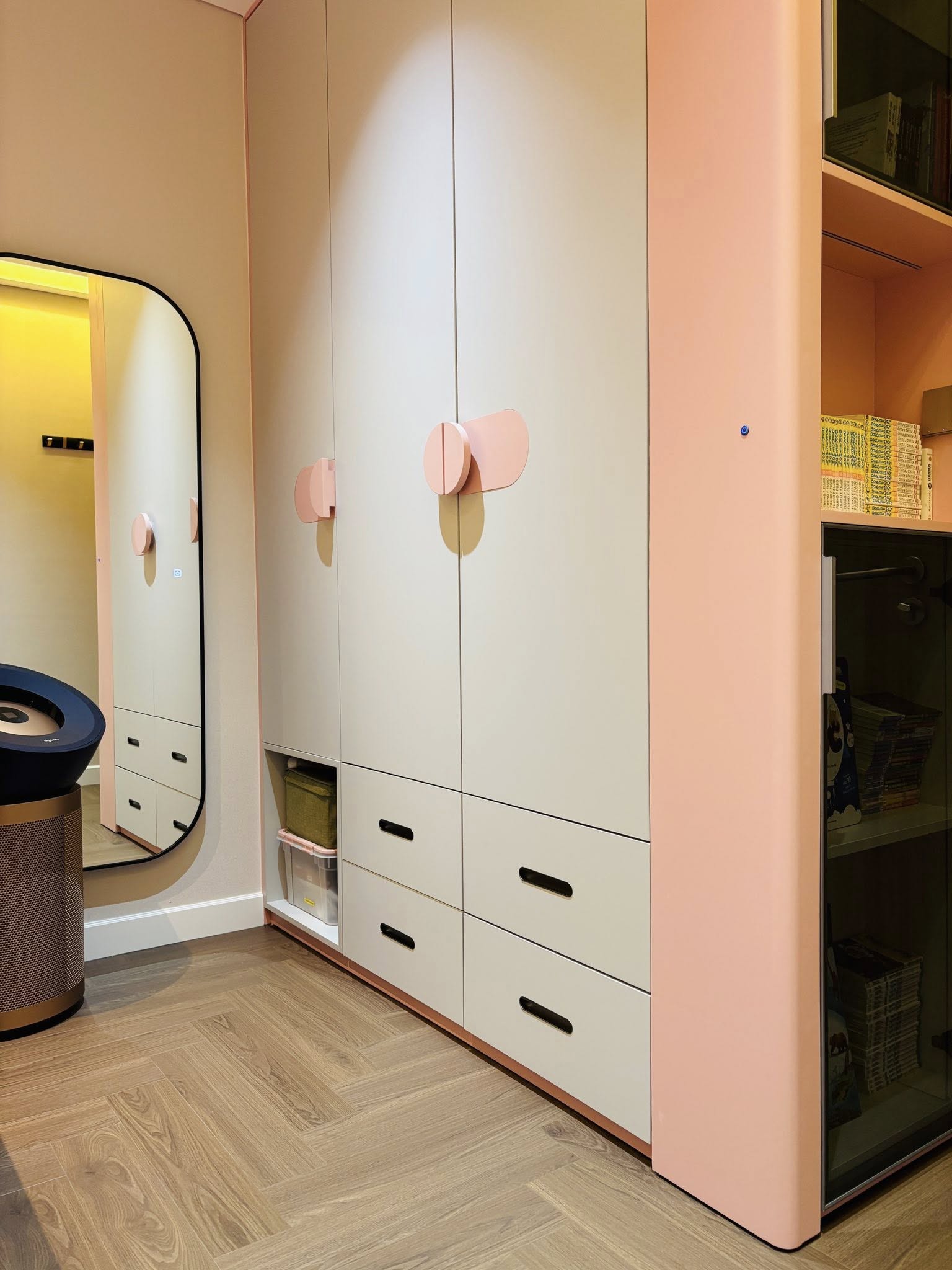 Lấy chồng 13 năm mới có con gái, đây là căn phòng mà ba mẹ thiết kế cho bé, chuẩn thế giới riêng của 