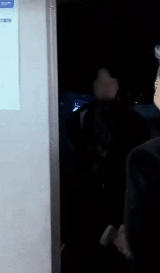 Mỹ nam đẹp đến mức là "ngoại lệ của Bộ Quốc phòng" cúi mình trước 1 người- Ảnh 1.