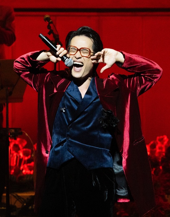 Cái đắt giá khó lý giải của nam ca sĩ chi 22 tỷ đồng từ thiện, sang tận Úc làm show- Ảnh 3. Cái đắt giá khó lý giải của nam ca sĩ chi 22 tỷ đồng từ thiện, sang tận Úc làm show- Ảnh 3.