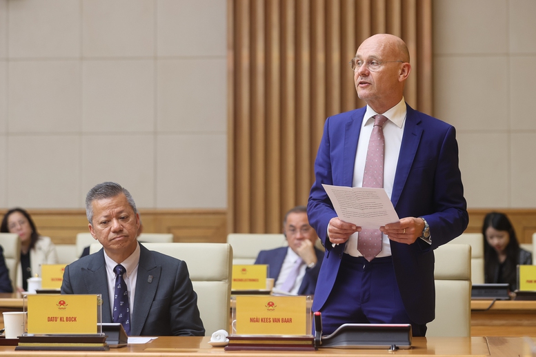 Thủ tướng: Việt Nam phấn đấu c&oacute; nh&agrave; m&aacute;y chip b&aacute;n dẫn đầu ti&ecirc;n trong năm 2026- Ảnh 6.