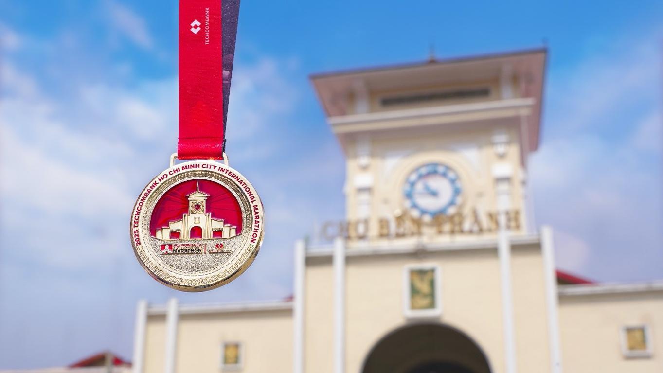 Công bố bộ vật phẩm giải Marathon quốc tế thành phố Hồ Chí Minh Techcombank mùa thứ 8- Ảnh 2. Công bố bộ vật phẩm giải Marathon quốc tế thành phố Hồ Chí Minh Techcombank mùa thứ 8- Ảnh 2.