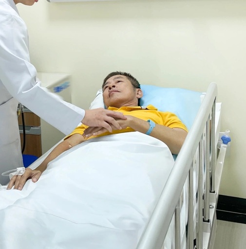 Nam nghệ sĩ bị tai biến, suy thận nặng, đồng nghiệp phải d&igrave;u đi vẫn kh&aacute;t khao 1 điều- Ảnh 2.