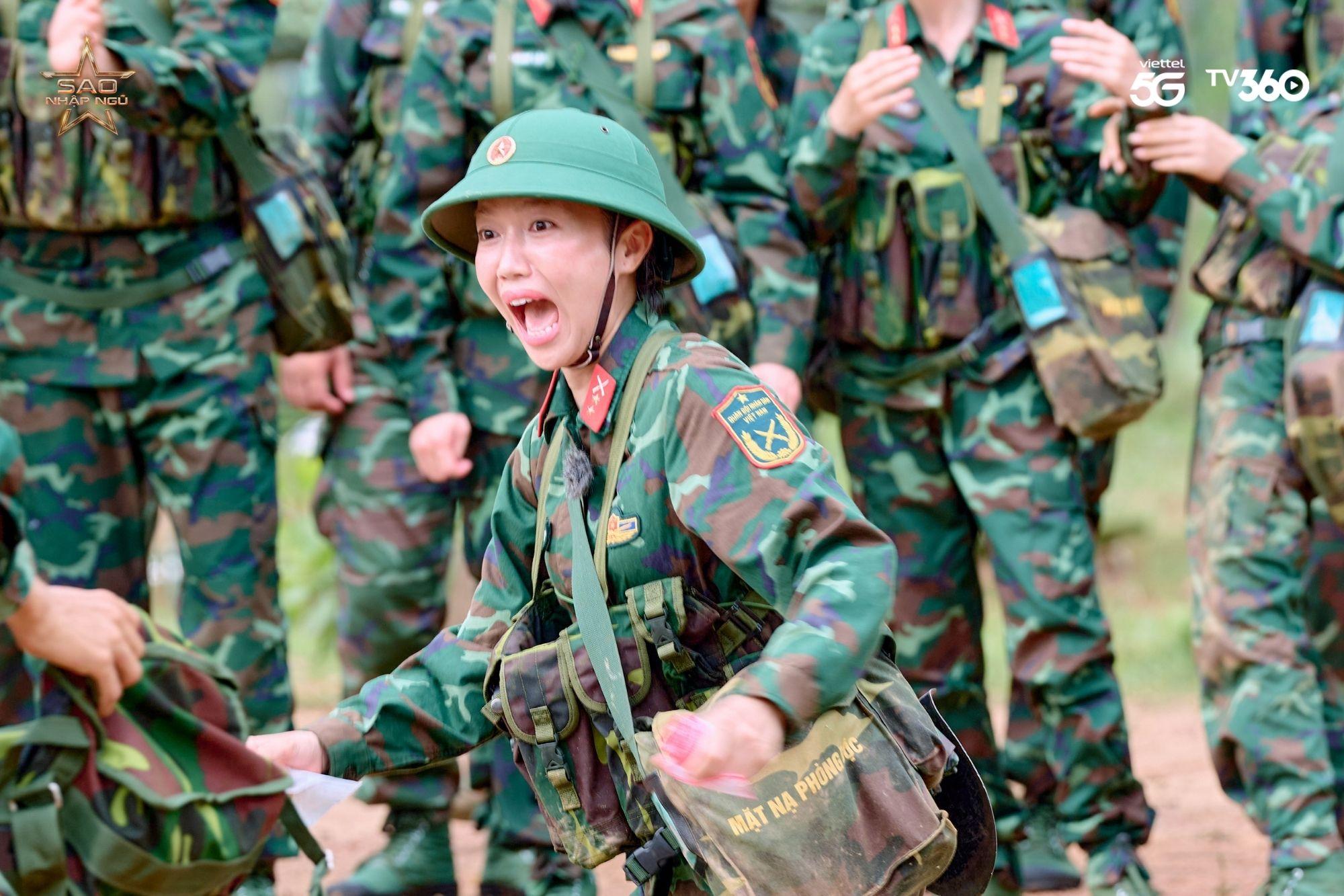 Sao Nhập Ngũ 2025 tập 14: “Quân y” Diệu Nhi, Hậu Hoàng hoảng loạn khi thấy thương binh kêu cứu- Ảnh 3.