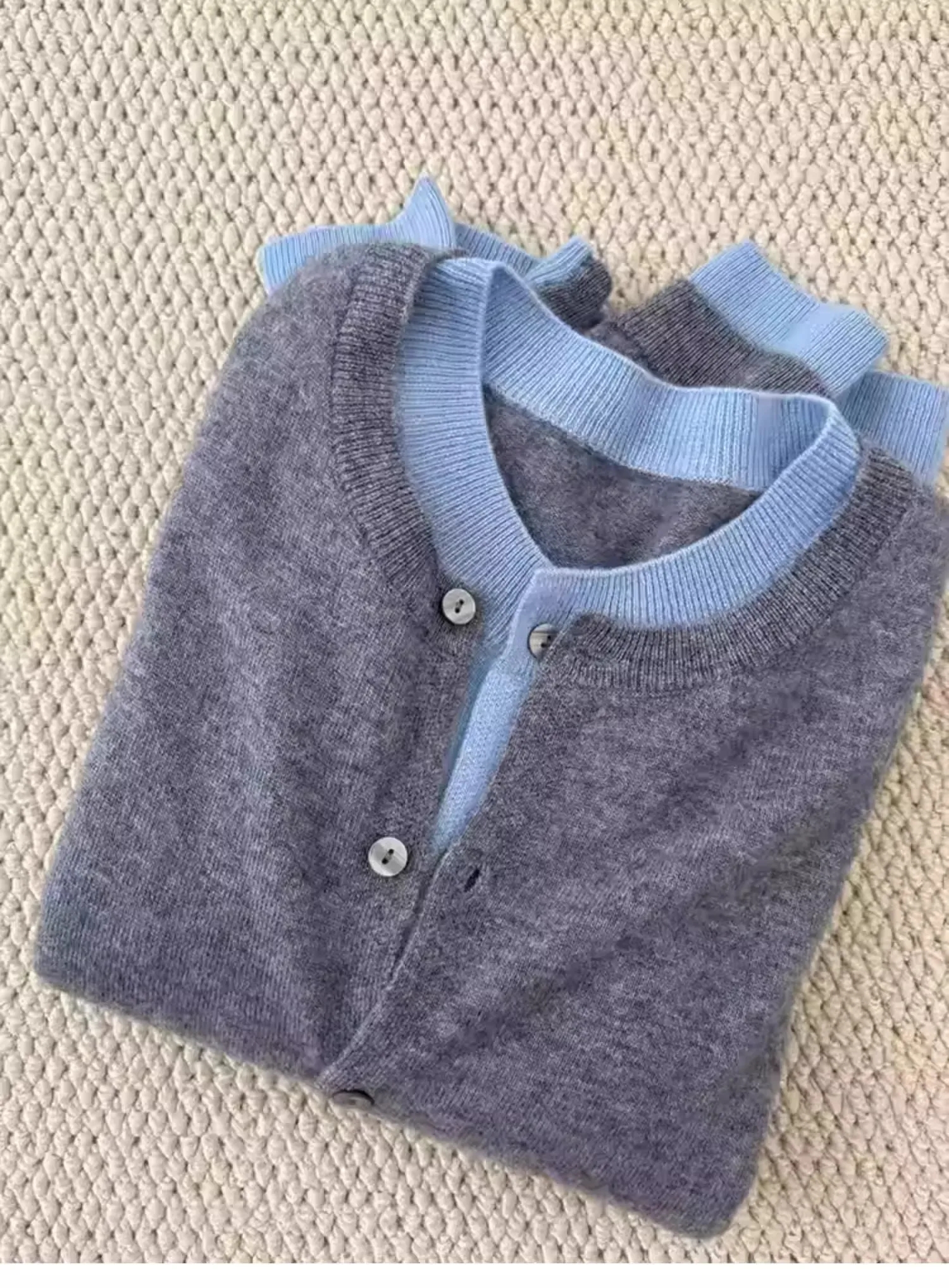 Mặc đẹp mà không lo "đau ví": Săn áo khoác, áo len hot trend đang sale sâu tại Lazada!- Ảnh 2. Mặc đẹp mà không lo "đau ví": Săn áo khoác, áo len hot trend đang sale sâu tại Lazada!- Ảnh 2.