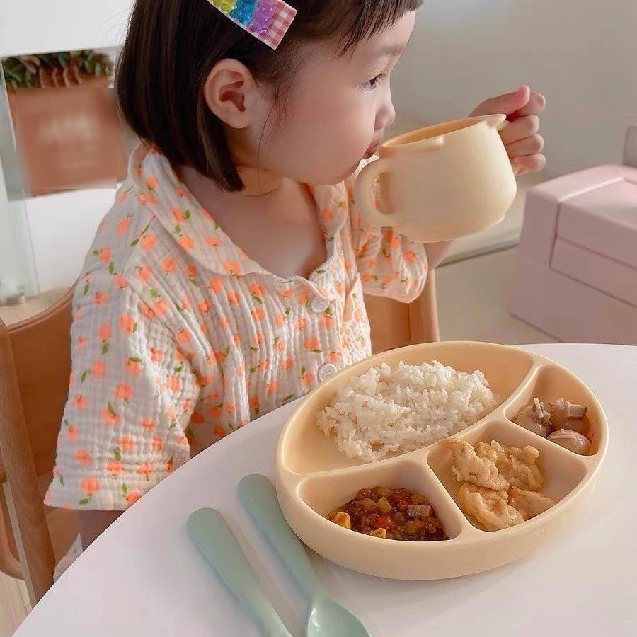 Chuyên gia ăn dặm Hoàng Cường - "bố bỉm quốc dân" chia sẻ: Lộ trình kết hợp sữa và ăn dặm giúp bé phát triển vượt trội- Ảnh 2.