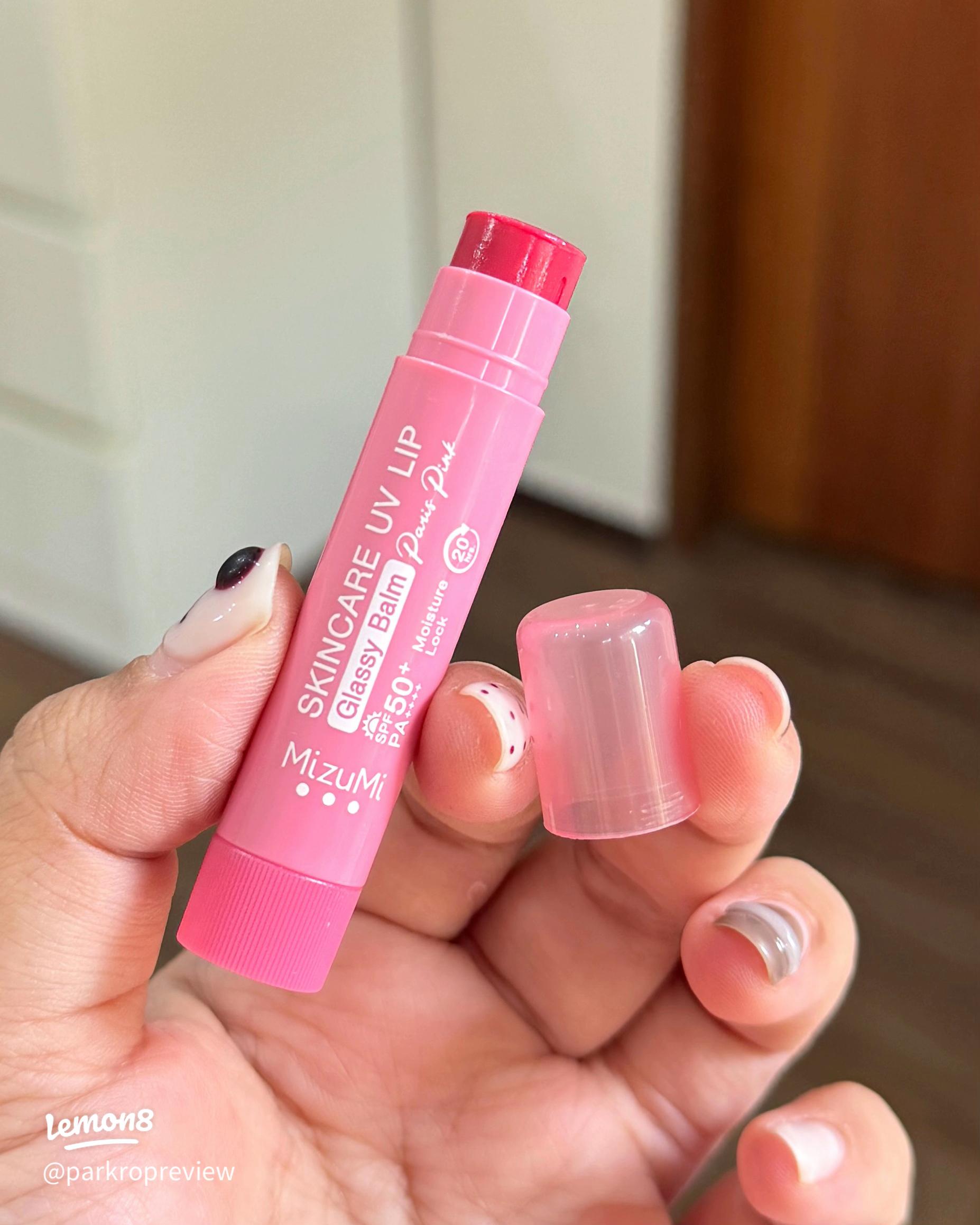 5 son dưỡng chống nắng gi&aacute; b&igrave;nh d&acirc;n kh&ocirc;ng thể thiếu, d&ugrave;ng đều m&ocirc;i c&ograve;n bớt th&acirc;m v&agrave; hồng hẳn l&ecirc;n- Ảnh 3.