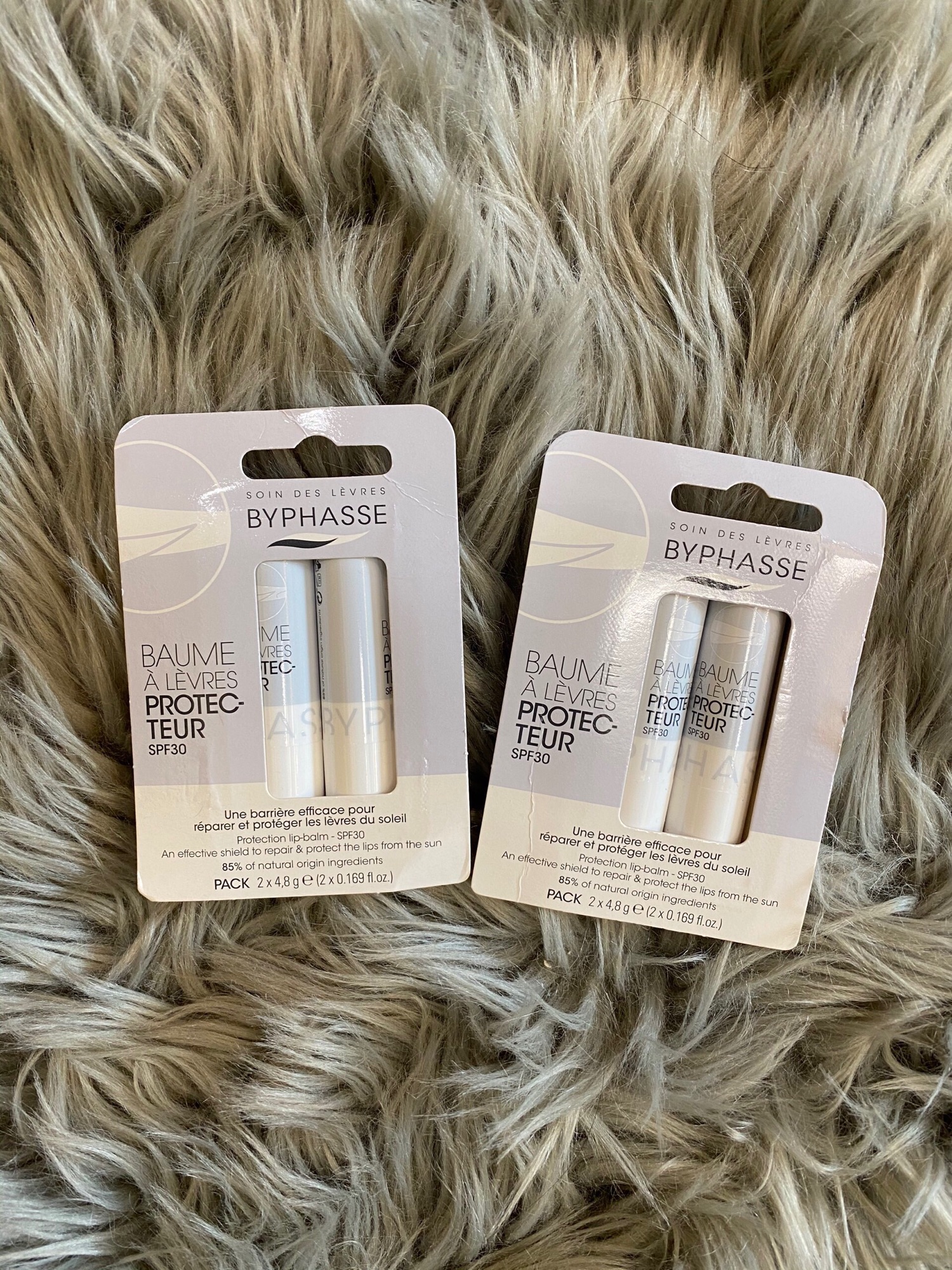 5 son dưỡng chống nắng gi&aacute; b&igrave;nh d&acirc;n kh&ocirc;ng thể thiếu, d&ugrave;ng đều m&ocirc;i c&ograve;n bớt th&acirc;m v&agrave; hồng hẳn l&ecirc;n- Ảnh 4.