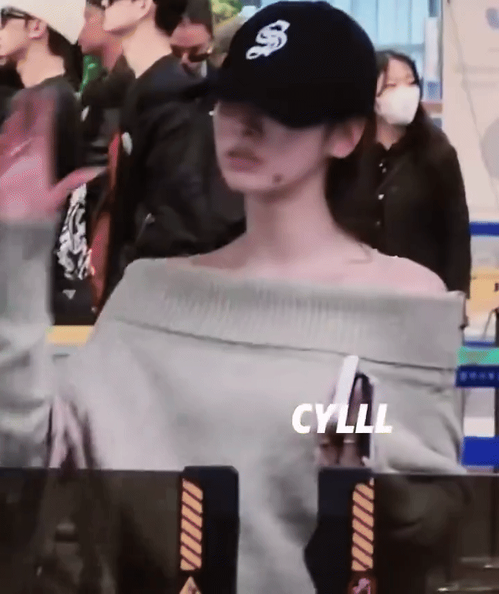 9 giây lộ mặt mộc khiến gái xinh 2K5 được so với cả Song Hye Kyo lẫn Kim Tae Hee- Ảnh 1. 9 giây lộ mặt mộc khiến gái xinh 2K5 được so với cả Song Hye Kyo lẫn Kim Tae Hee- Ảnh 1.