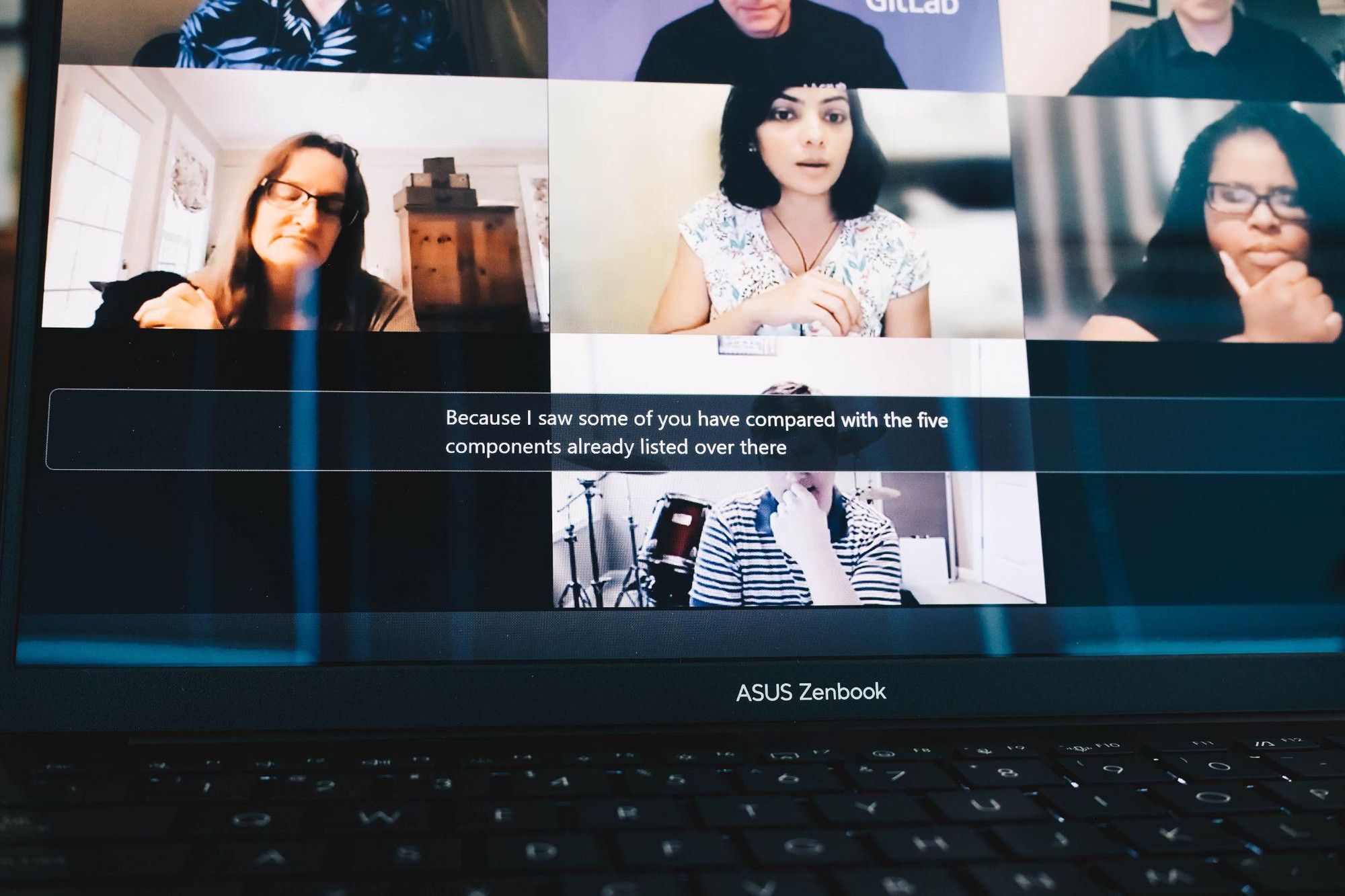 Laptop AI nổi l&ecirc;n như lựa chọn mới của doanh nghiệp trước y&ecirc;u cầu bảo mật- Ảnh 2.