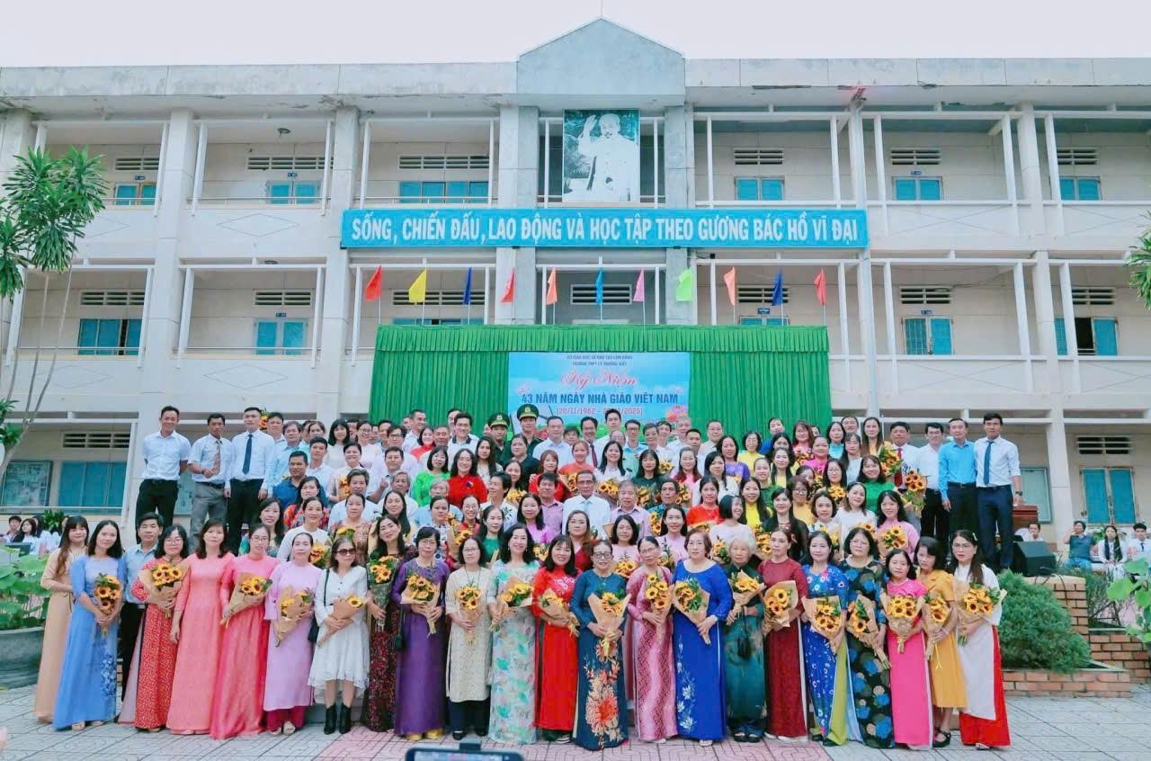 C&ocirc; gi&aacute;o 137cm ở L&acirc;m Đồng l&agrave;m chuy&ecirc;n gia chiều cao- Ảnh 1.