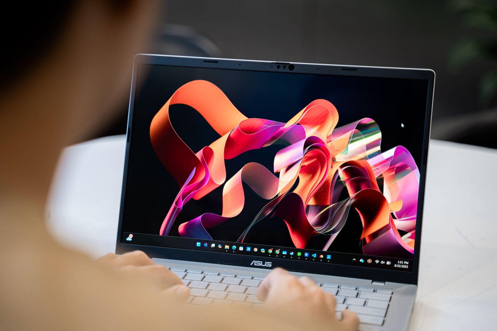 2026 n&ecirc;n mua laptop n&agrave;o? Thời đại AI l&ecirc;n ng&ocirc;i rồi, chọn m&aacute;y cũng phải kh&aacute;c- Ảnh 6.