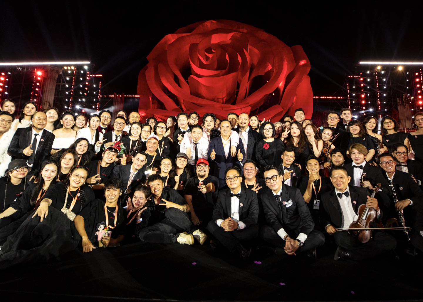 Hành trình Sketch A Rose của Hà Anh Tuấn: Để mỗi lần được cống hiến luôn là lần đáng giá nhất- Ảnh 9. Hành trình Sketch A Rose của Hà Anh Tuấn: Để mỗi lần được cống hiến luôn là lần đáng giá nhất- Ảnh 9.