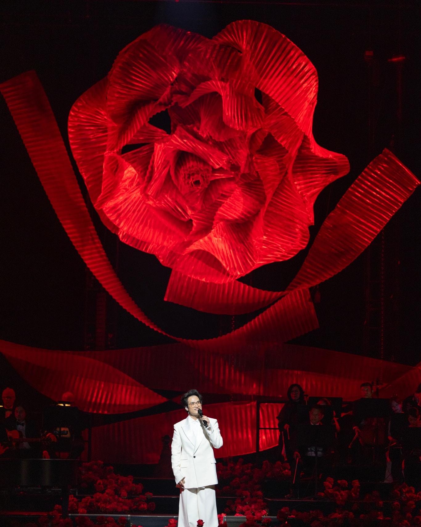 Hành trình Sketch A Rose của Hà Anh Tuấn: Để mỗi lần được cống hiến luôn là lần đáng giá nhất- Ảnh 10. Hành trình Sketch A Rose của Hà Anh Tuấn: Để mỗi lần được cống hiến luôn là lần đáng giá nhất- Ảnh 10.