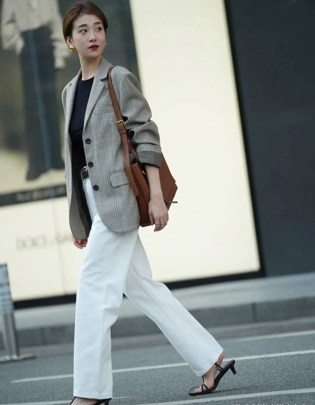 Tủ đồ mùa đông sẽ tẻ nhạt biết bao nếu thiếu chiếc quần trắng: Mặc đi làm hay đi chơi đều được khen tấm tắc- Ảnh 17.