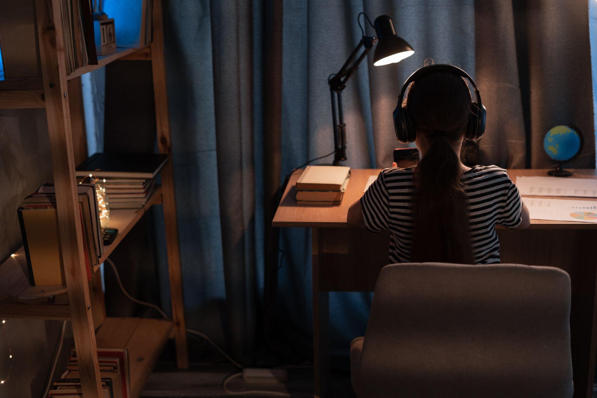 Đến hẹn lại l&ecirc;n: M&ugrave;a cuối năm v&agrave; loạt t&igrave;nh huống khiến người trẻ xoay như chong ch&oacute;ng- Ảnh 1.