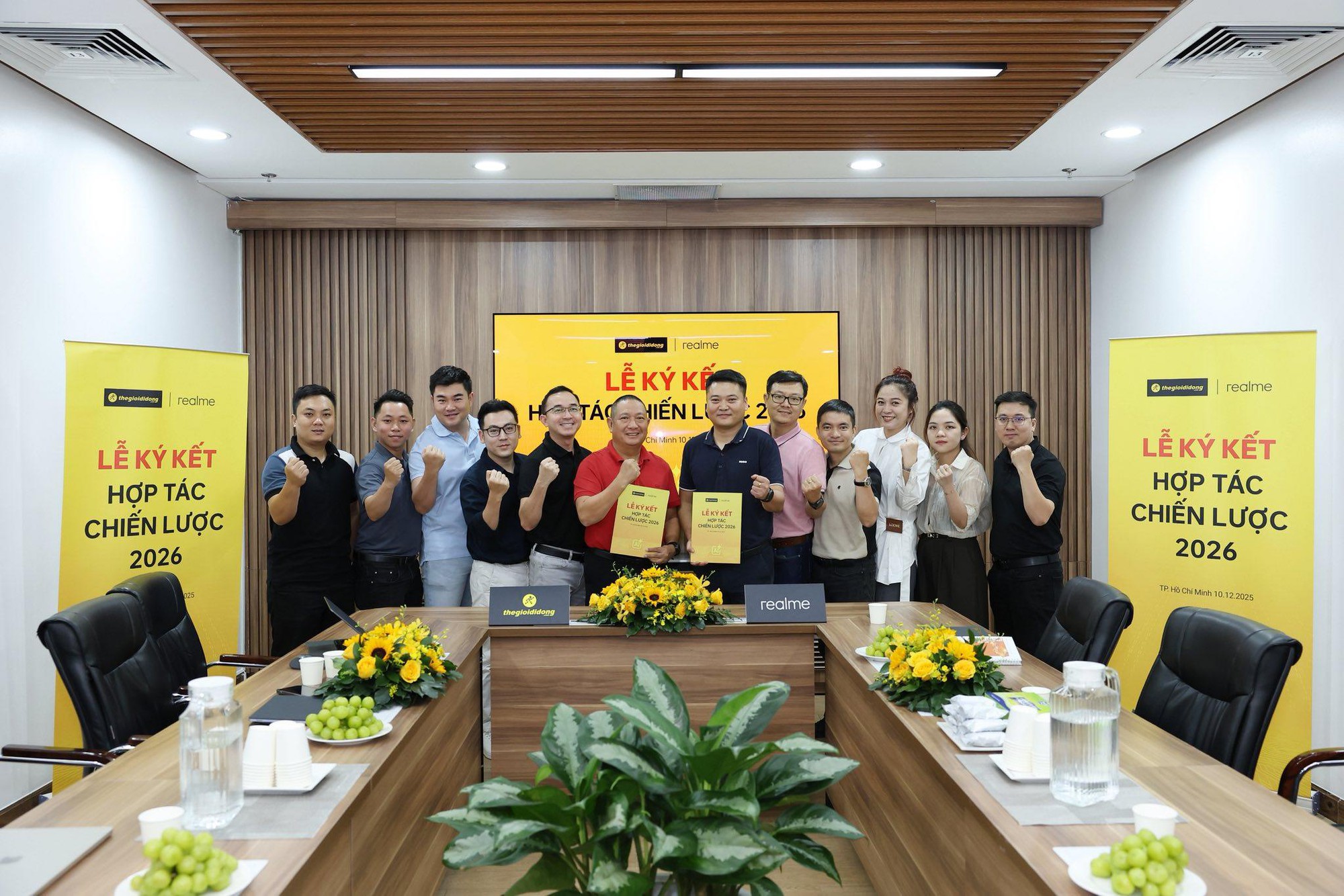 realme v&agrave; Thế Giới Di Động k&yacute; kết chiến lược 2026: Đặt mục ti&ecirc;u tăng trưởng 2 chữ số, bứt tốc ph&acirc;n kh&uacute;c trung - cao cấp- Ảnh 3.