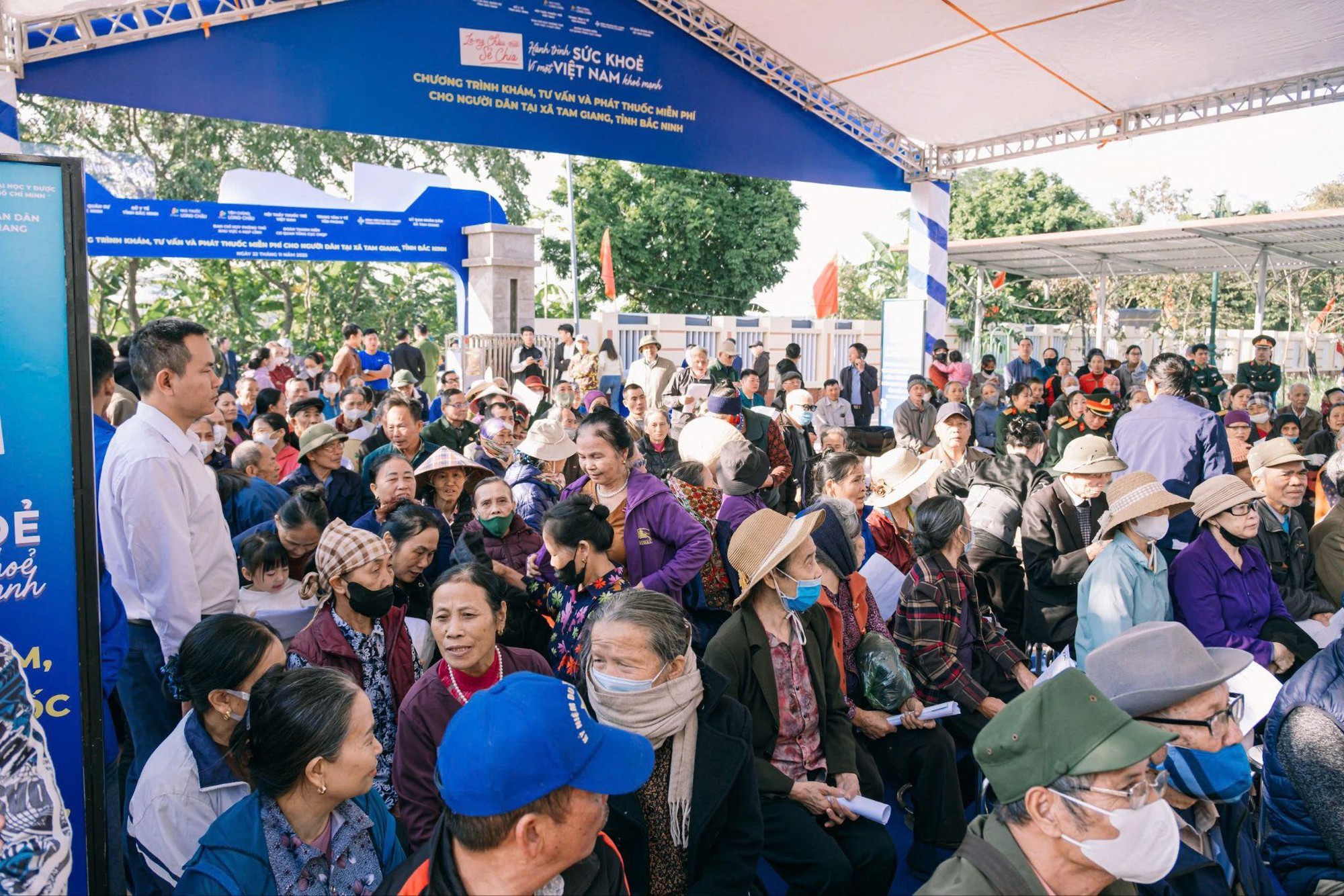 Gần kh&aacute;ch h&agrave;ng, s&aacute;t kh&aacute;ch h&agrave;nh để phục vụ tốt hơn: Long Ch&acirc;u g&oacute;p phần đồng h&agrave;nh chăm s&oacute;c sức khỏe hơn 33 triệu người- Ảnh 5.