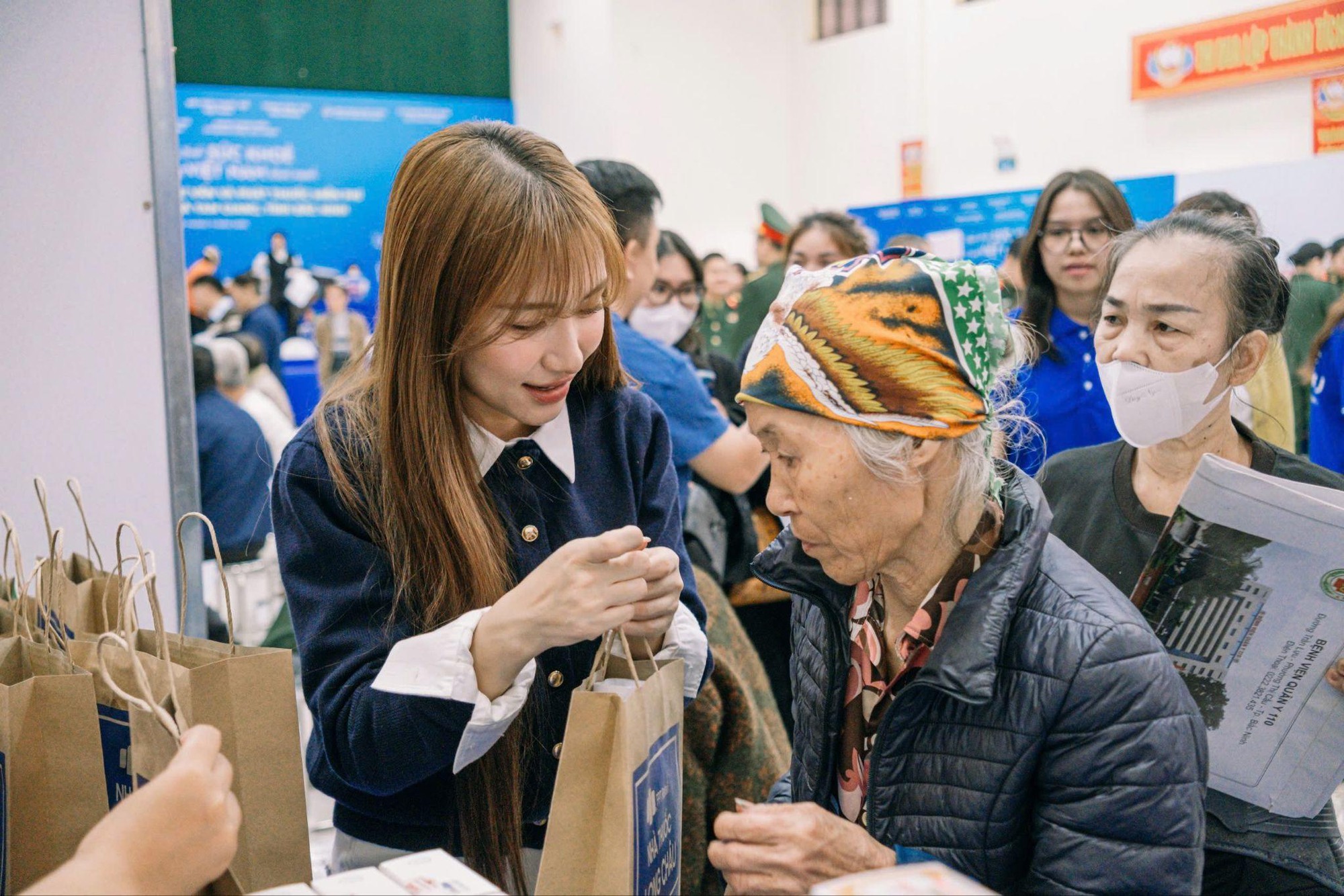 Tự h&agrave;o phục vụ 33 triệu kh&aacute;ch h&agrave;ng, đưa y tế đến mọi miền Tổ quốc- Ảnh 4.