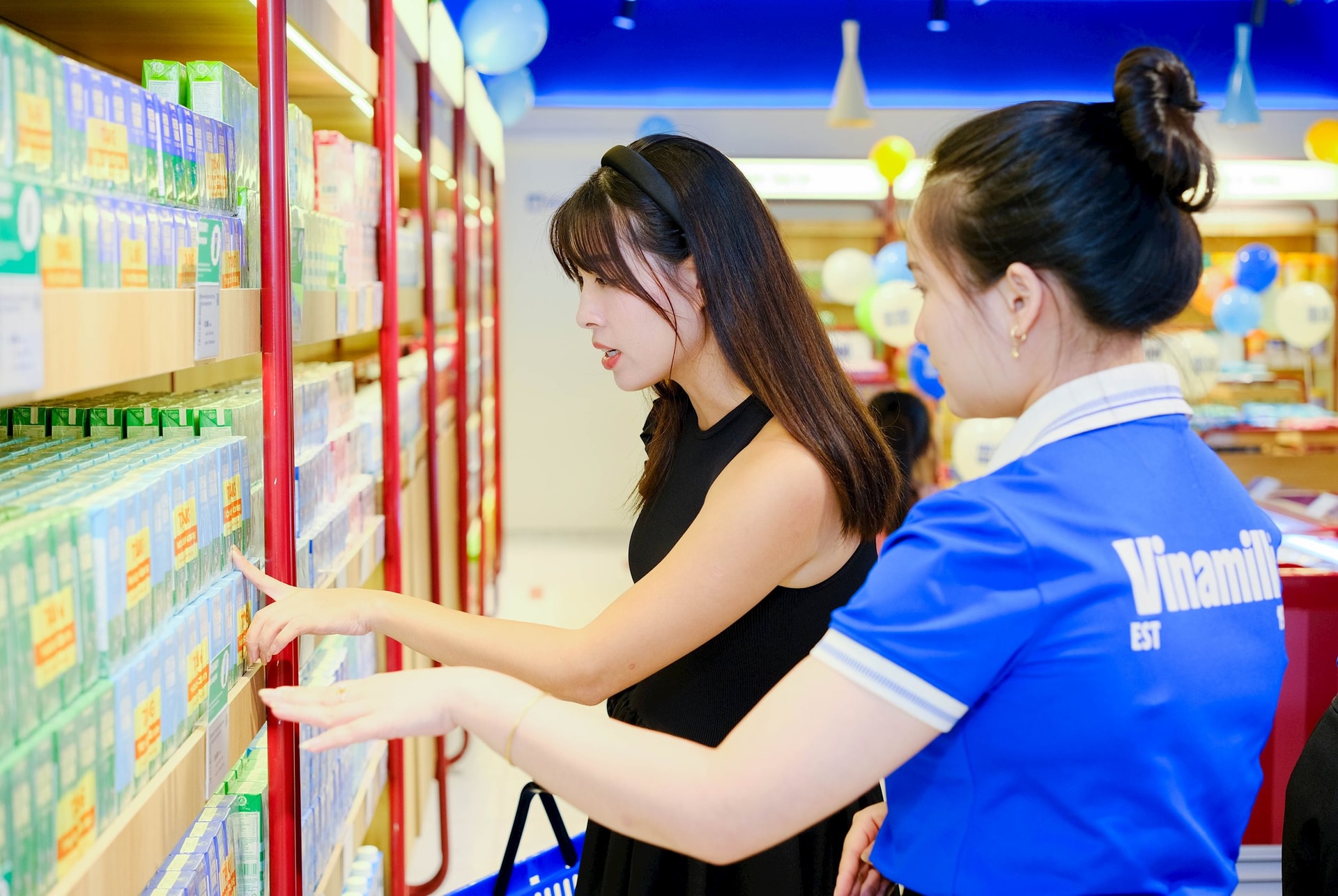 Vinamilk: Tổng doanh thu hợp nhất qu&yacute; 3 tiến s&aacute;t cột mốc 17 ngh&igrave;n tỷ đồng- Ảnh 1.