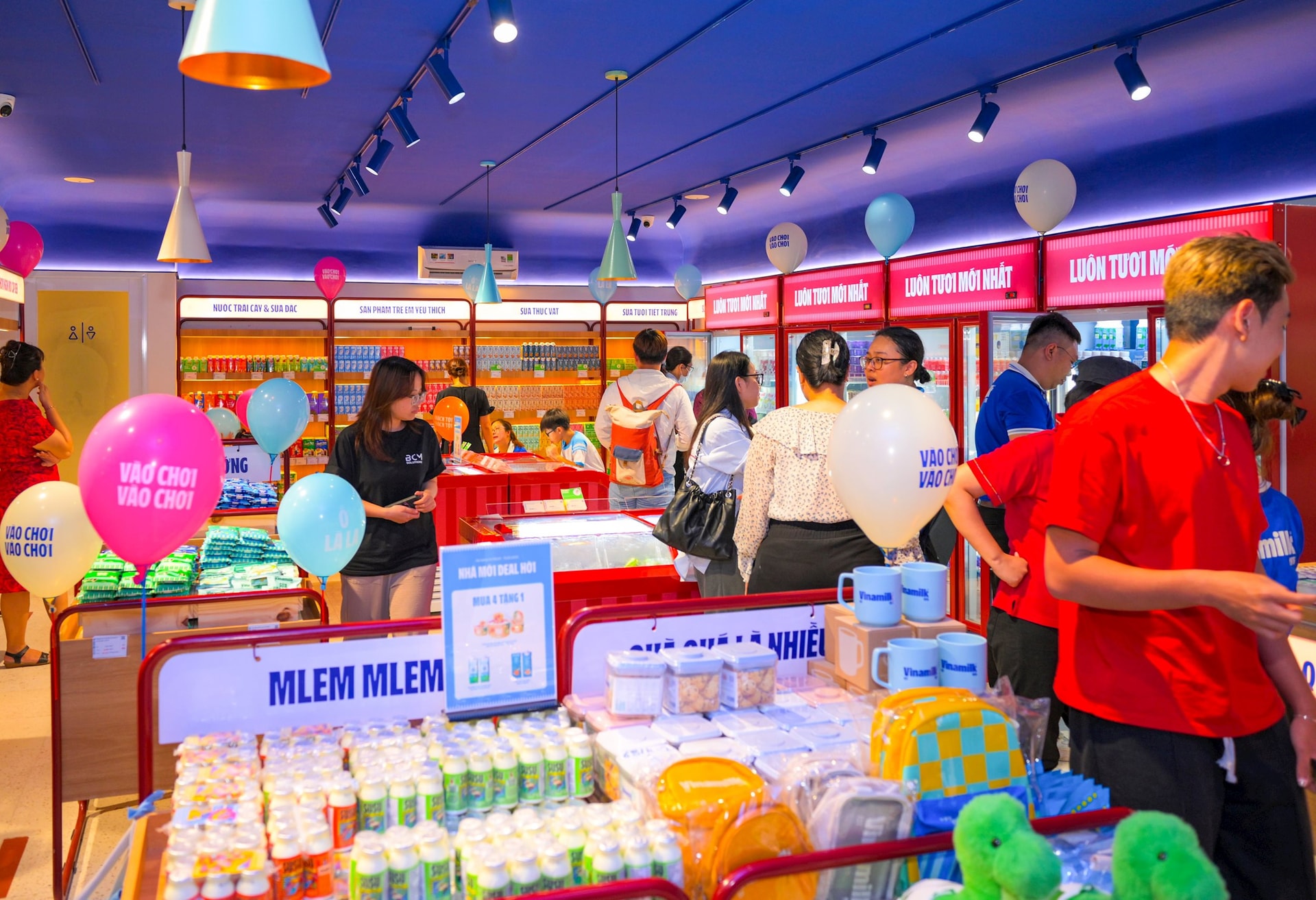 Vinamilk: Tổng doanh thu hợp nhất qu&yacute; 3 tiến s&aacute;t cột mốc 17 ngh&igrave;n tỷ đồng- Ảnh 3.