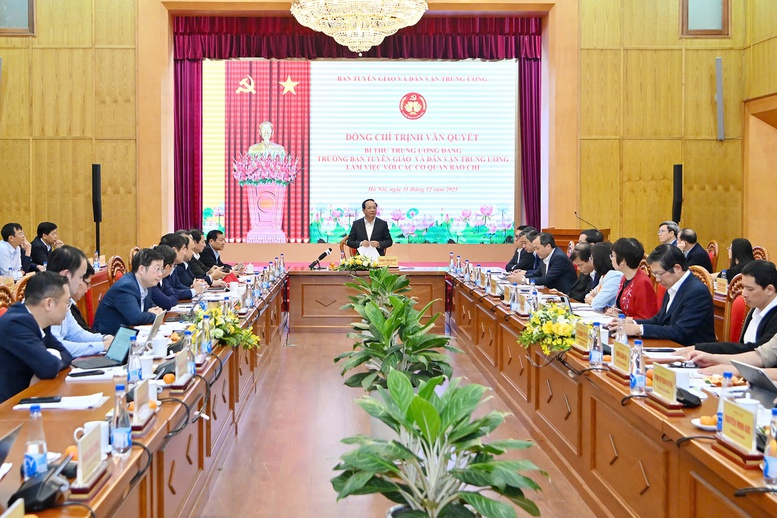 Báo chí phải làm rõ tầm nhìn của Đảng, những thành tựu sau 40 năm đổi mới, khát vọng phát triển của dân tộc- Ảnh 1.