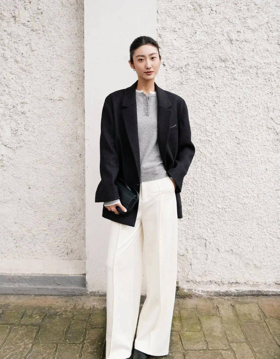 Tủ đồ mùa đông sẽ tẻ nhạt biết bao nếu thiếu chiếc quần trắng: Mặc đi làm hay đi chơi đều được khen tấm tắc- Ảnh 15.