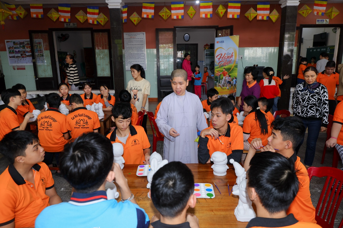 Những giọng h&aacute;t đặc biệt tại Trung t&acirc;m Bảo trợ ch&ugrave;a Long Thọ- Ảnh 2.