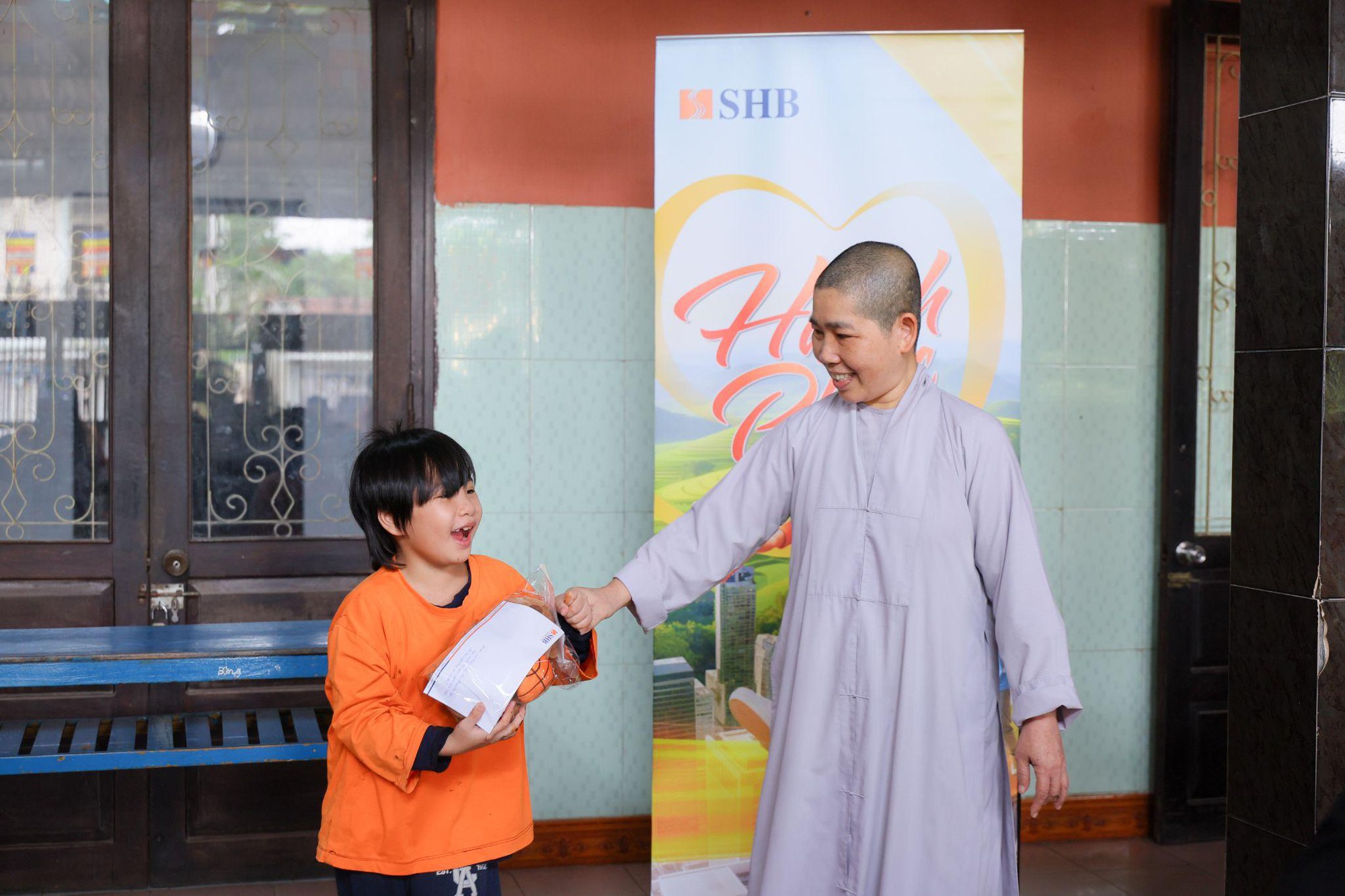 Những giọng h&aacute;t đặc biệt tại Trung t&acirc;m Bảo trợ ch&ugrave;a Long Thọ- Ảnh 6.