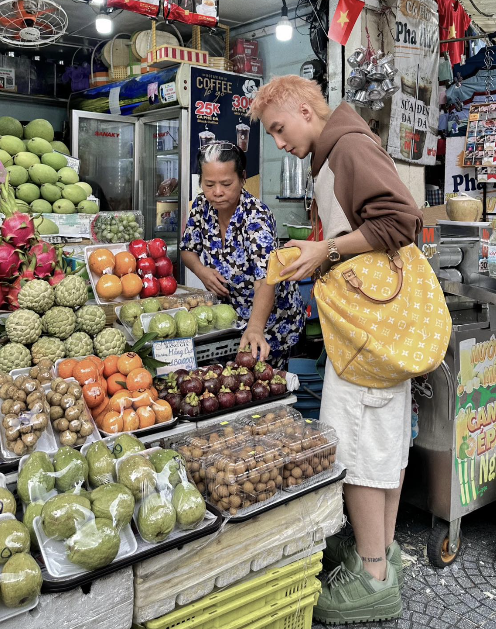 Louis Vuitton đã có một năm “bội thu” chưa từng có cùng showbiz Việt- Ảnh 5. Louis Vuitton đã có một năm “bội thu” chưa từng có cùng showbiz Việt- Ảnh 5.