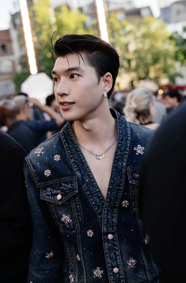 Louis Vuitton đã có một năm “bội thu” chưa từng có cùng showbiz Việt- Ảnh 19. Louis Vuitton đã có một năm “bội thu” chưa từng có cùng showbiz Việt- Ảnh 19.