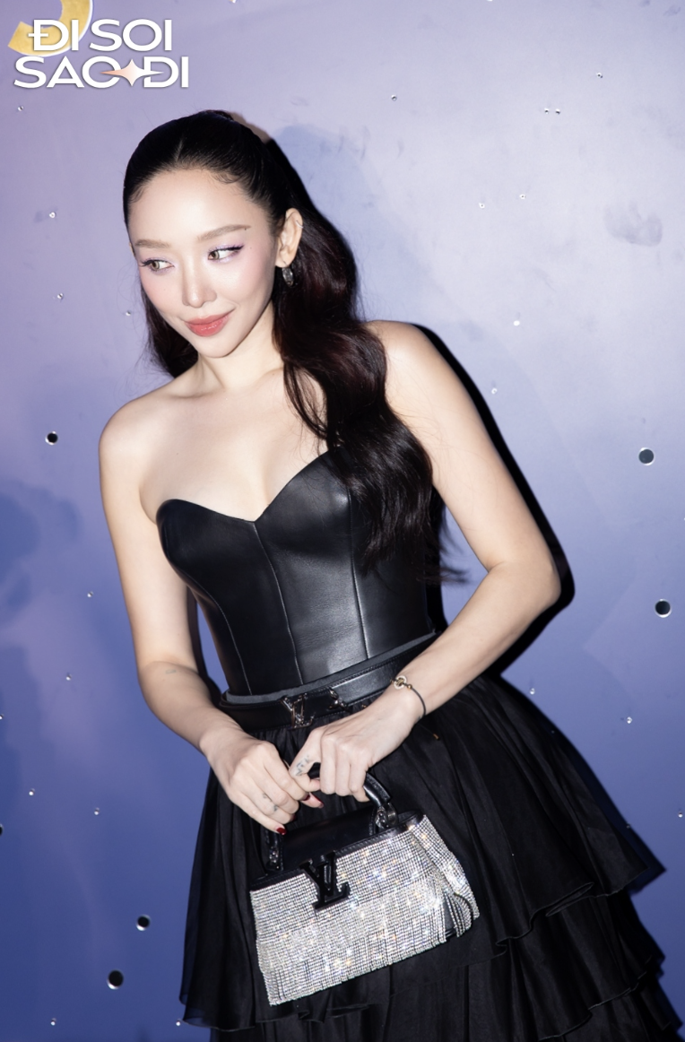 Louis Vuitton đã có một năm “bội thu” chưa từng có cùng showbiz Việt- Ảnh 40. Louis Vuitton đã có một năm “bội thu” chưa từng có cùng showbiz Việt- Ảnh 40.