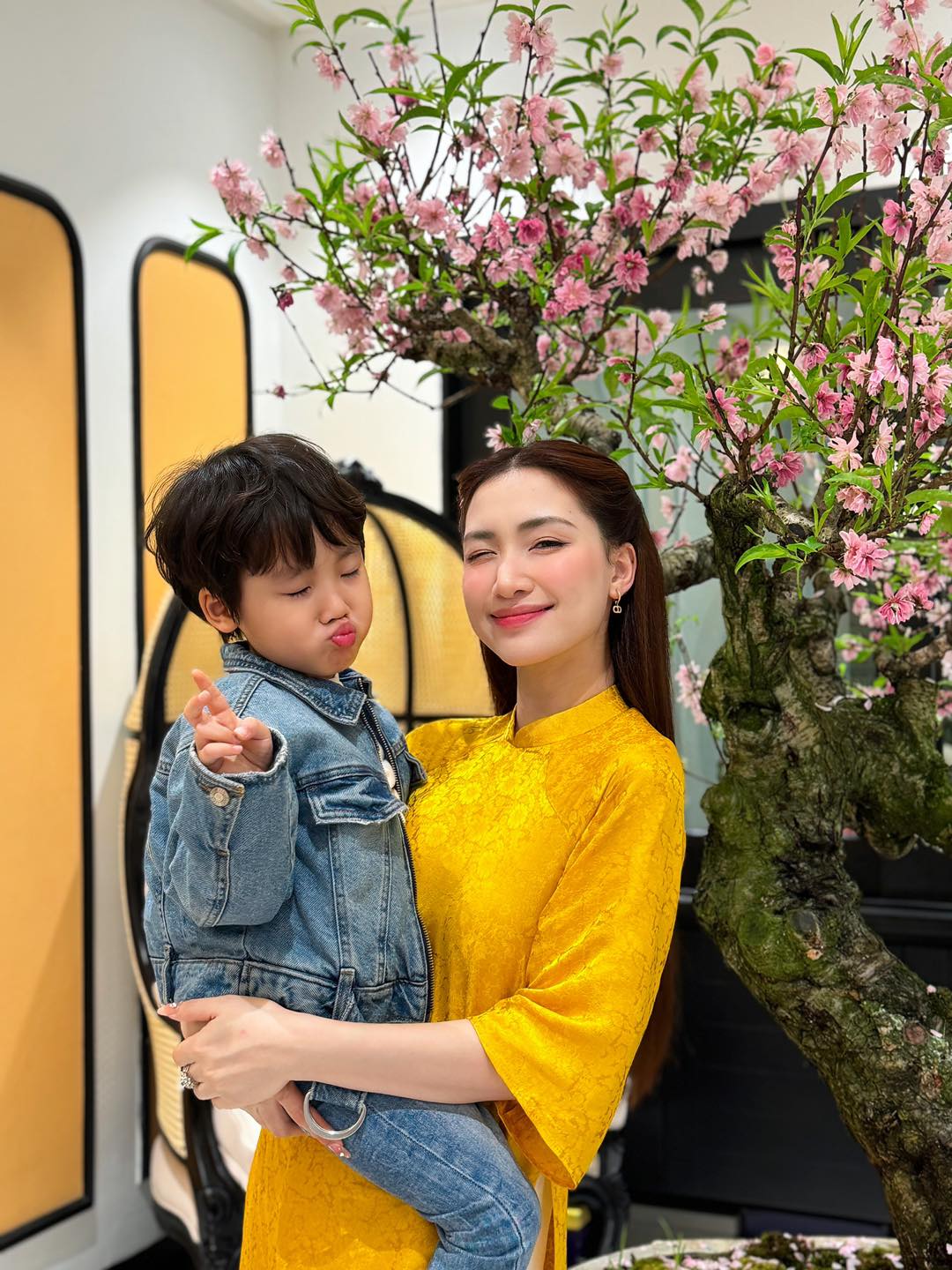 B&eacute; Bo - con trai H&ograve;a Minzy tự đăng status, hơn 6,3 triệu người &aacute;p lực v&igrave;&hellip; kh&ocirc;ng được viết tắt, kh&ocirc;ng được sai ch&iacute;nh tả- Ảnh 6.