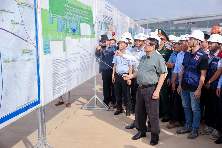 Thủ tướng: S&acirc;n bay Long Th&agrave;nh sẽ đ&oacute;n chuyến bay ch&iacute;nh thức đầu ti&ecirc;n v&agrave;o 19/12- Ảnh 4.