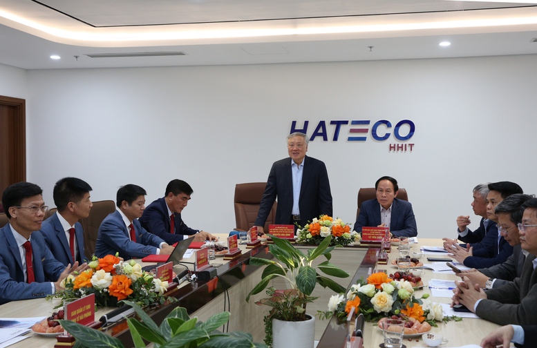 Ph&oacute; Thủ tướng Thường trực kiểm tra t&igrave;nh h&igrave;nh sản xuất kinh doanh Cảng container Quốc tế Hateco Hải Ph&ograve;ng- Ảnh 4.