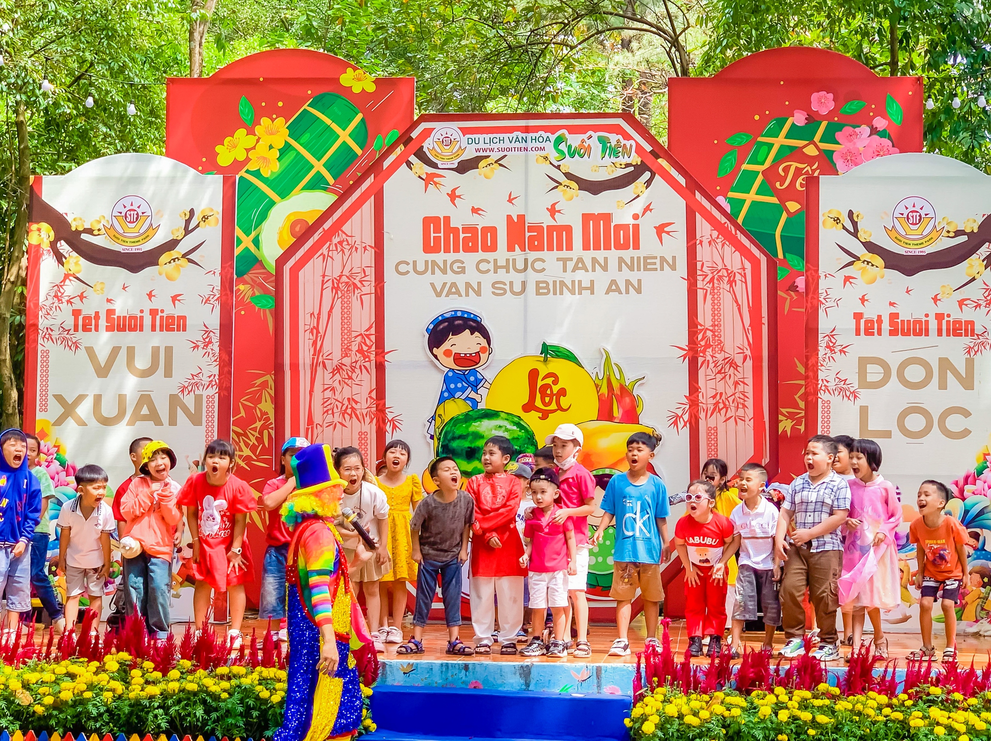 Suối Ti&ecirc;n tặng lộc v&agrave;ng v&agrave; iPhone 17 Pro trong dịp Tết Dương Lịch 2026- Ảnh 2.