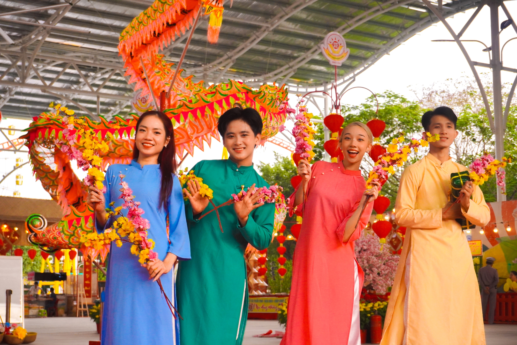 Suối Ti&ecirc;n tặng lộc v&agrave;ng v&agrave; iPhone 17 Pro trong dịp Tết Dương Lịch 2026- Ảnh 5.