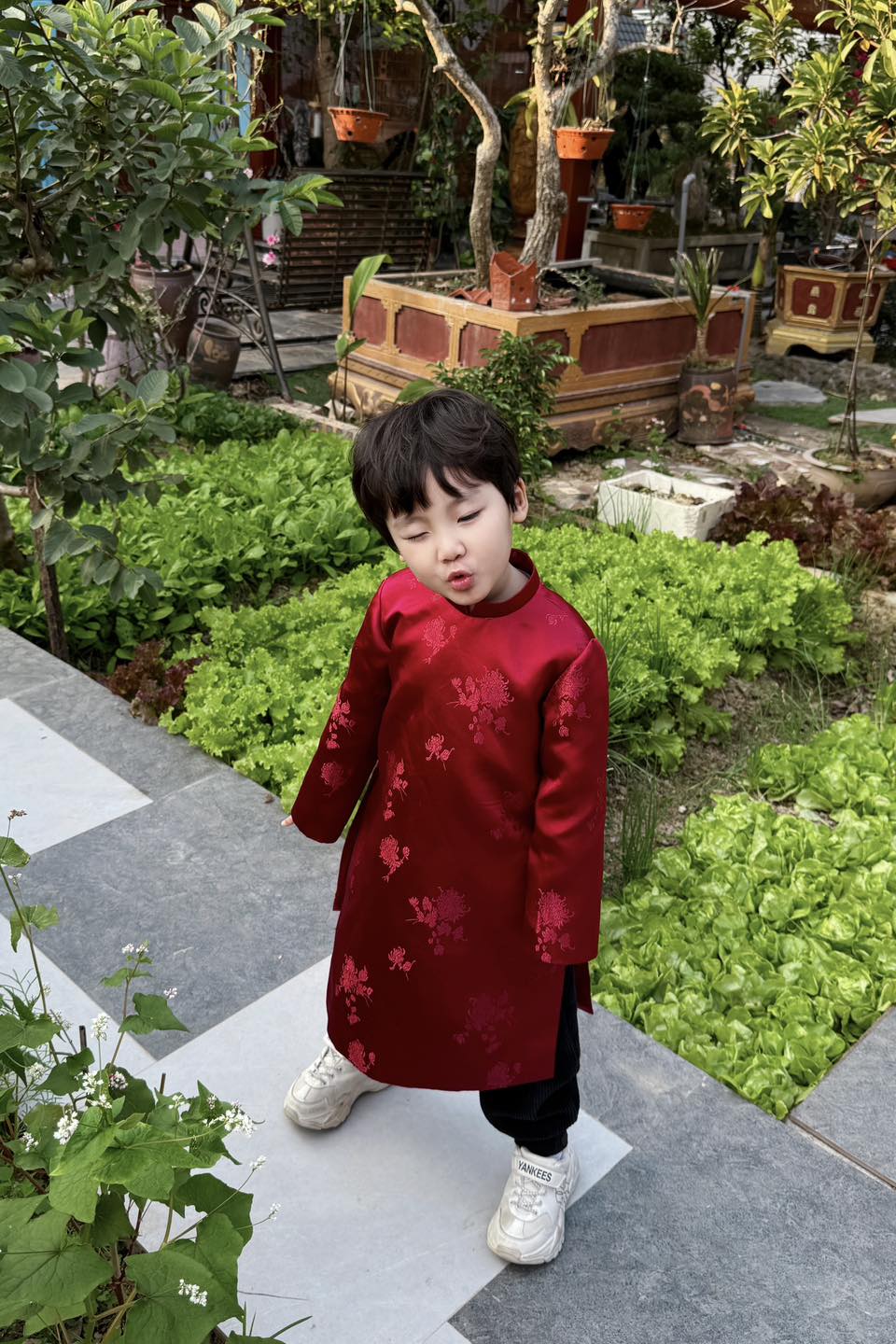 B&eacute; Bo - con trai H&ograve;a Minzy bị thu điện thoại sau m&agrave;n đăng status g&acirc;y b&atilde;o, d&acirc;n t&igrave;nh lại hồi hộp chờ ng&agrave;y b&eacute; "t&aacute;i xuất"- Ảnh 6.