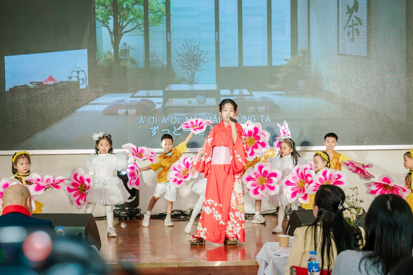 Lan tỏa tình yêu ngôn ngữ và văn hóa Nhật Bản qua cuộc thi Hát tiếng Nhật dành cho học sinh, sinh viên- Ảnh 2. Lan tỏa tình yêu ngôn ngữ và văn hóa Nhật Bản qua cuộc thi Hát tiếng Nhật dành cho học sinh, sinh viên- Ảnh 2.